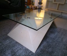 Table Pyramide